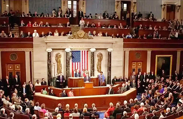 特朗普“炮轰”美最高法院：关税受挫后预测出生公民权案裁决
